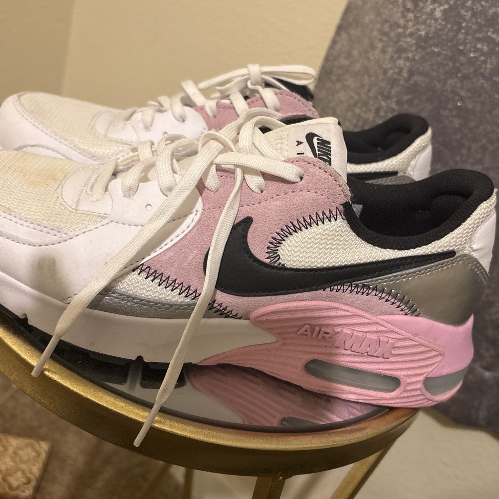 Women’s Nike air max size 8.5